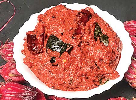 పూలనే తినేయమంట!