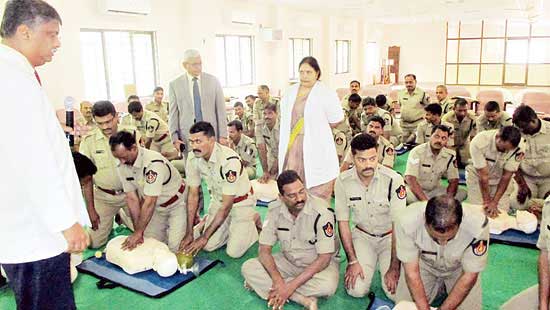 సమకాలీనం జోడిస్తే స్కోరు జోరు!