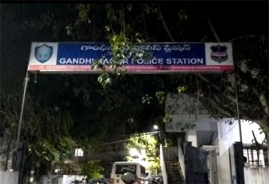  హైదరాబాద్‌లో దారుణం