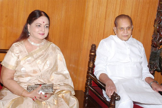 ప్రముఖ నటి విజయనిర్మల కన్నుమూత